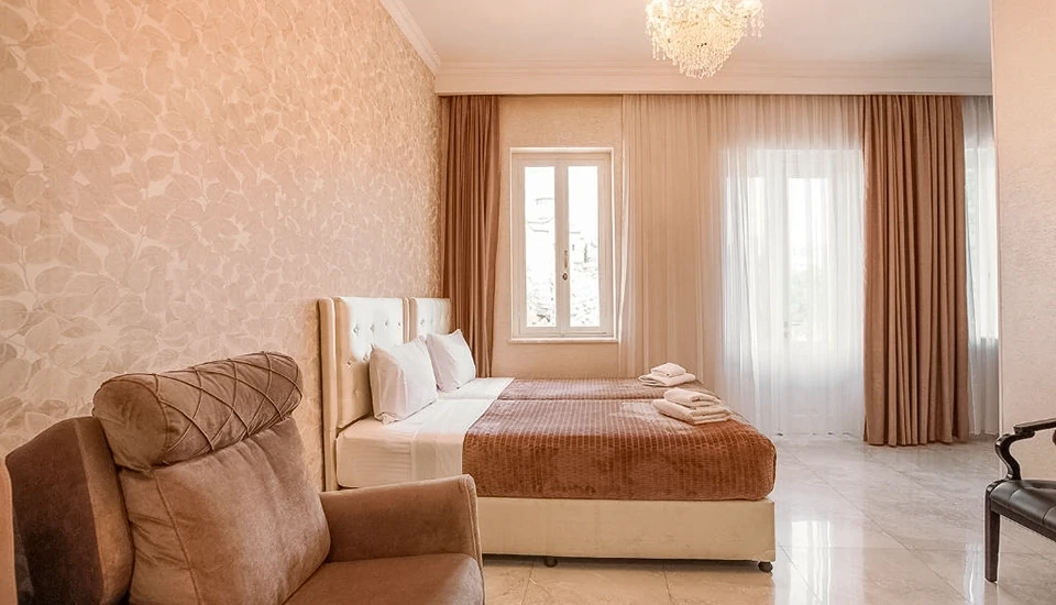 هتل آیوانی تفلیس